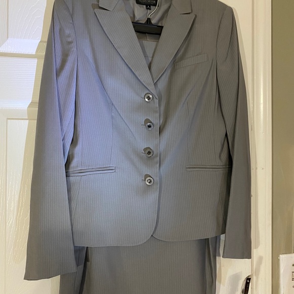 John Meyer Suit - Picture 5 of 9